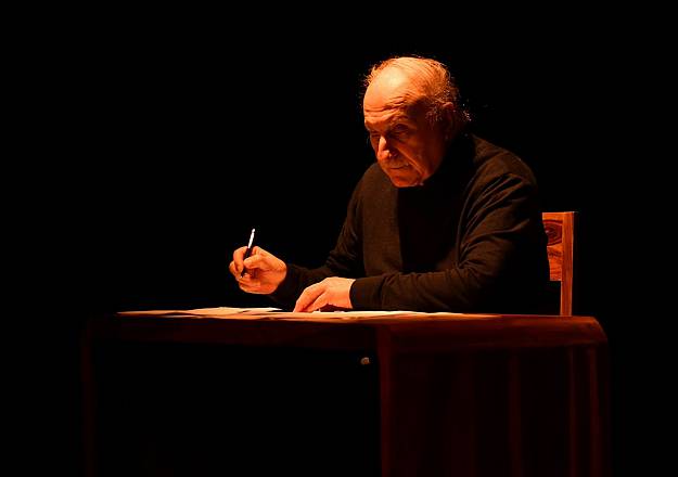 “manicomio, addio! contro tutti i muri in scena lo spettacolo dedicato a franco basaglia